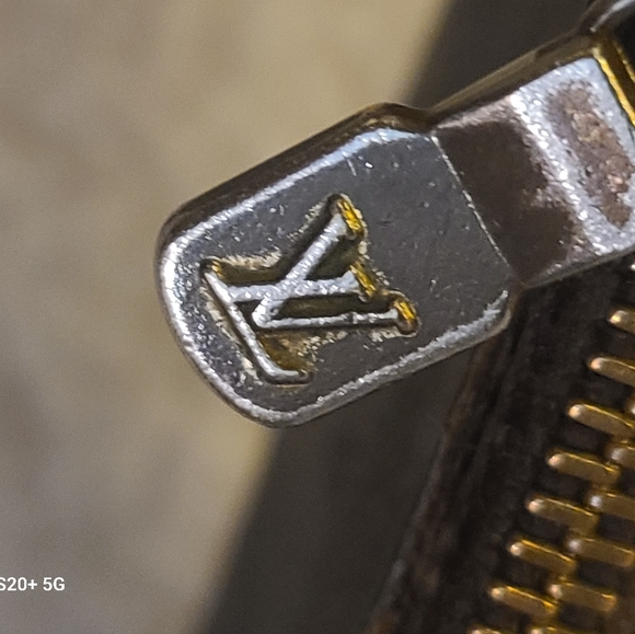 AUTHENTIC LOUIS VUITTON MONOGRAM COIN POUCH , LV CREDIT CARD WALLET HOLDER - Picture 2 of 14